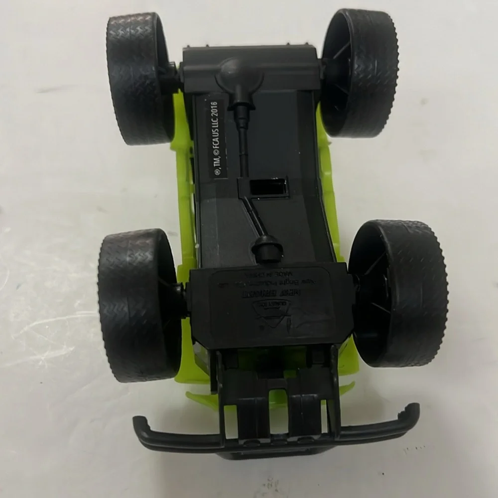 NEW BRIGHT JEEP-WRANGLER KIDS‎ GREEN TOY TRUCK
